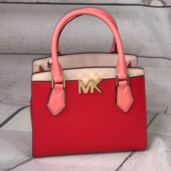 Michael Kors Mott MD Messenger - Picture 10 of 10